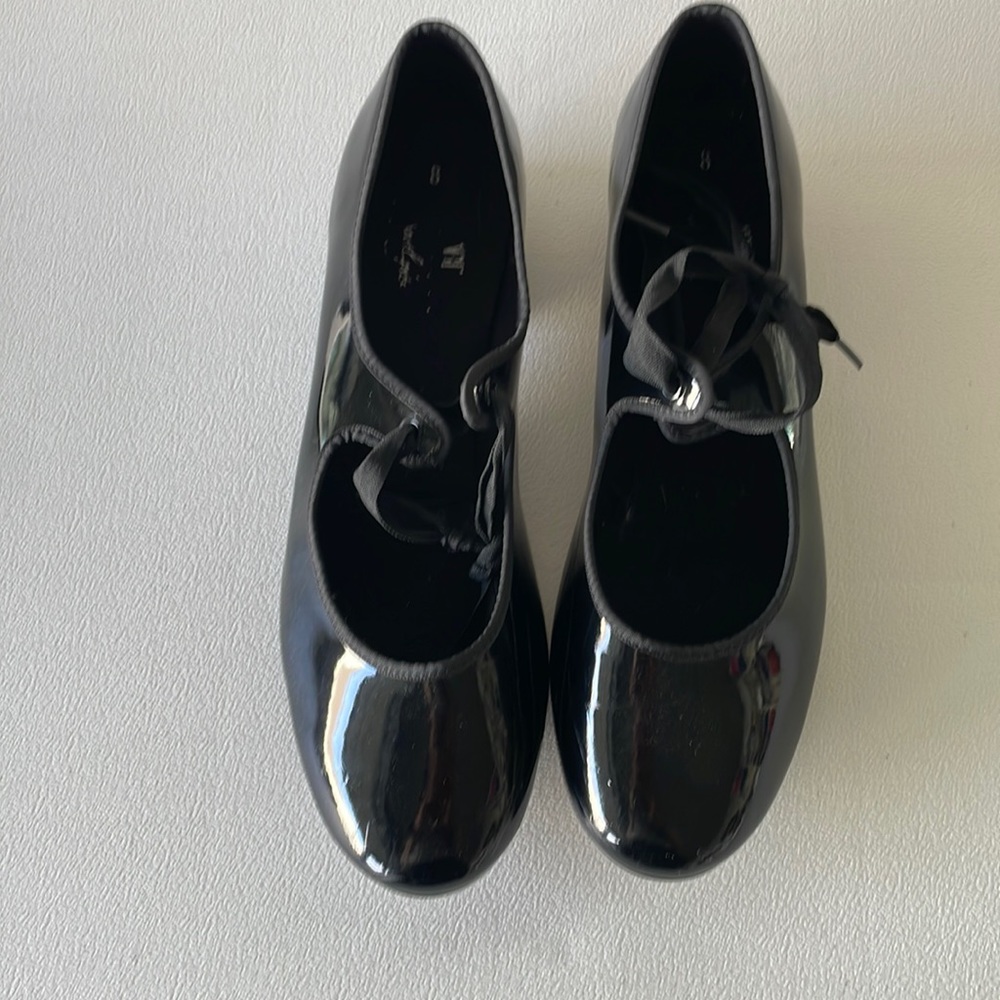 Women’s tap shoes